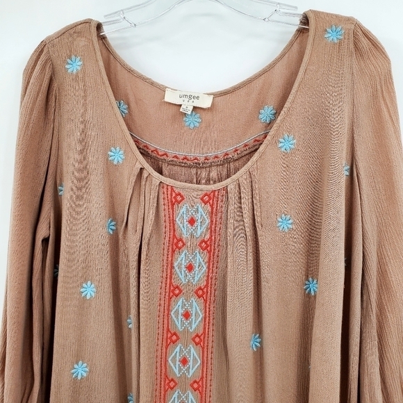 Umgee Floral Embroidered Boho Tunic Top - Picture 2 of 9